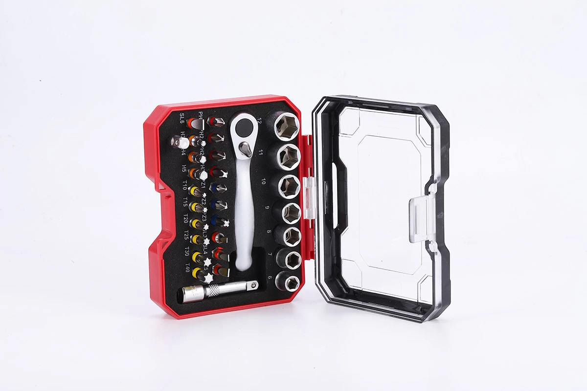 30個のラチェット＆ドライバービットセット