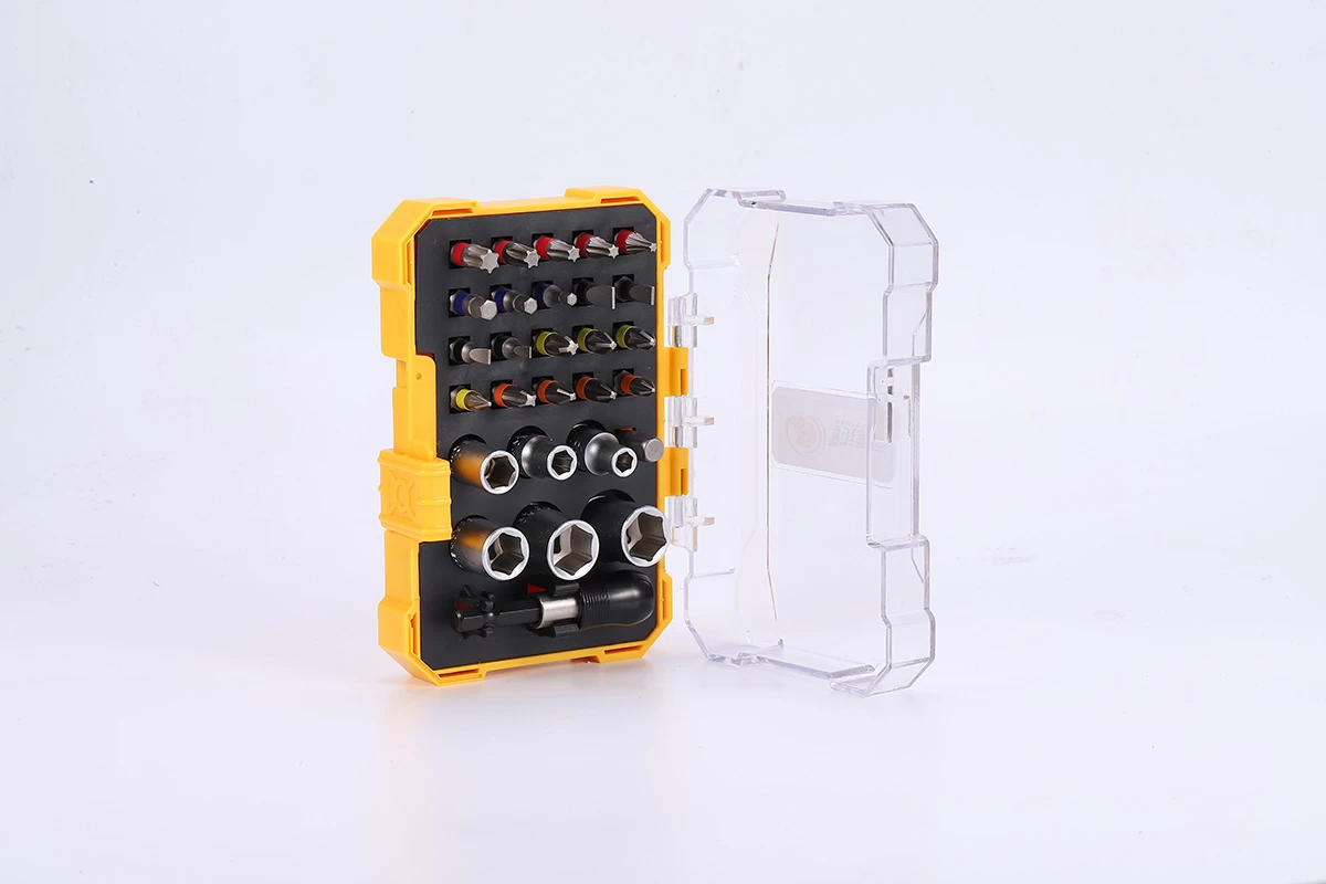 28個のソケット＆ドライバービットセット