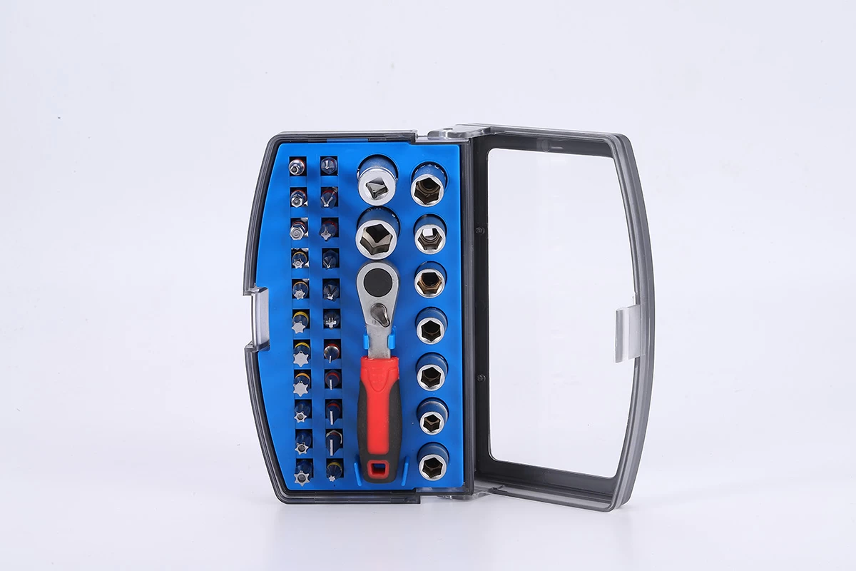 32個のソケットとラチェットビットセット